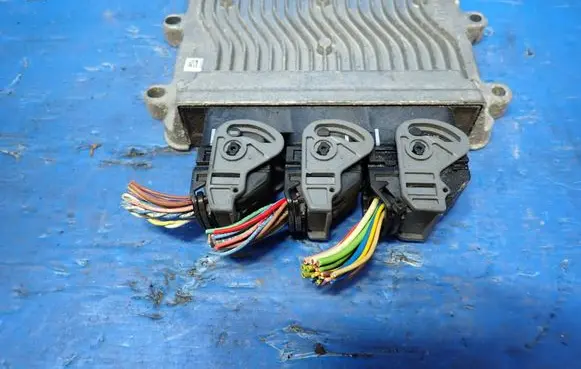 Peugeot 207 Engine control unit/module SW9664127180 215860489A 8169150351
