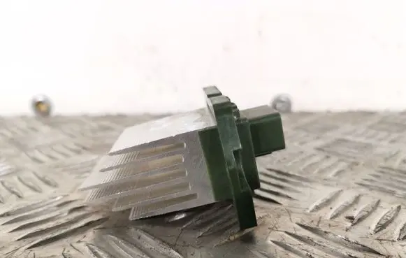Hyundai Tucson TL Heater blower fan relay PA66GF302