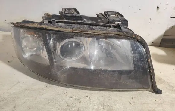 Audi A6 S6 C5 4B Headlight/headlamp 15592400