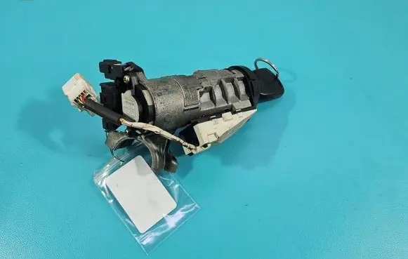 Toyota Avensis T220 Ignition lock 73653512 IMPRK1526235