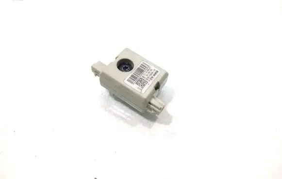 BMW 5 F10 F11 Aerial antenna amplifier 9118262 213675