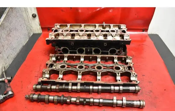 Land Rover Freelander Engine head