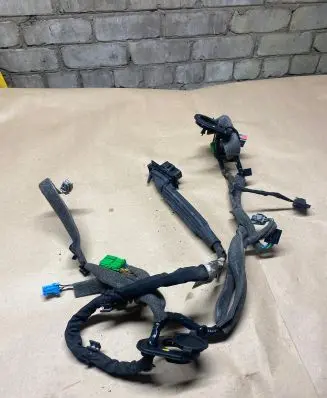 Volvo V40 Front door wiring loom 31334093AE C01031100