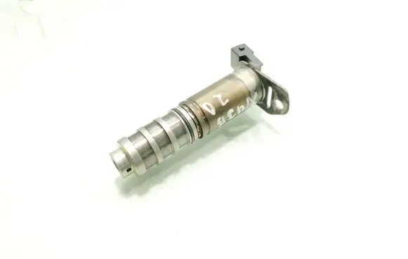 BMW 3 E90 E91 Camshaft vanos timing valve 8605123 13151880