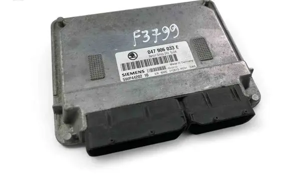 Skoda Fabia Mk1 (6Y) Engine control unit/module 047906033E