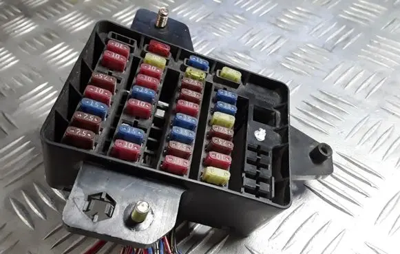 SsangYong Rexton Fuse module 8211008000