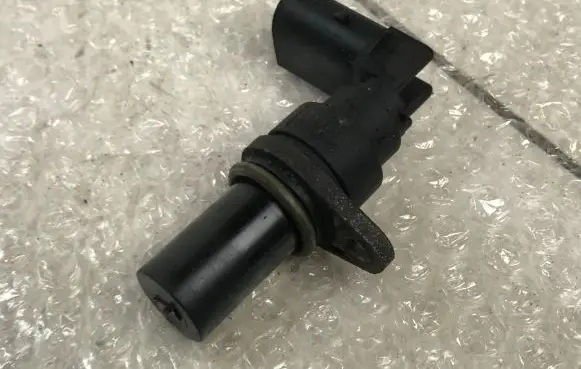 BMW 5 E39 Crankshaft speed sensor 2247926