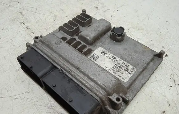 Seat Ibiza IV (6J,6P) Engine control unit/module 03P906021 28345951
