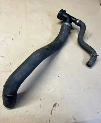 Volkswagen Touareg I Engine coolant pipe/hose 7L6122291a