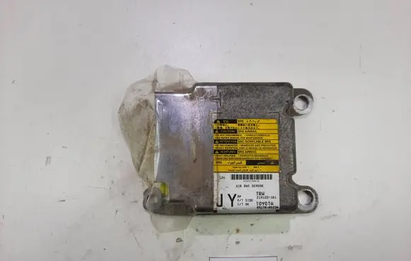 Toyota Avensis T270 Airbag control unit/module 8917005230