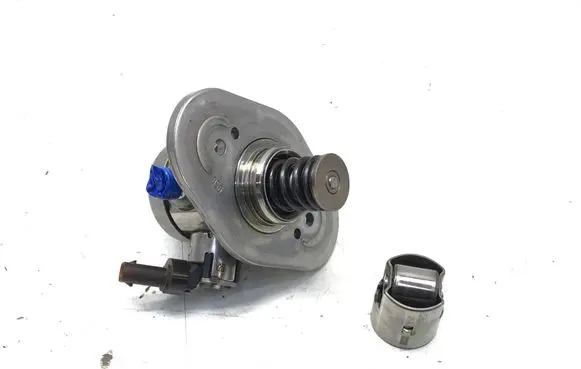 BMW X1 U11 Fuel injection high pressure pump 7934496