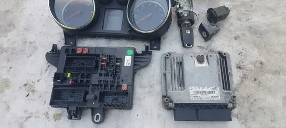 Opel Insignia A Engine ECU kit and lock set 55573539