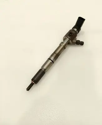 Volkswagen Caddy Fuel injector 03L130277B