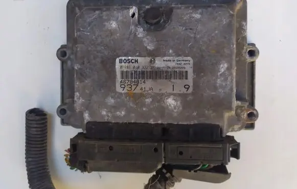 Alfa Romeo 147 Engine control unit/module 46784814 0281010332