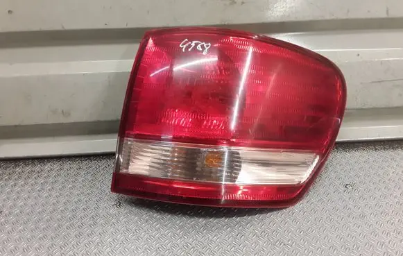 Toyota Avensis Verso Rear/tail lights