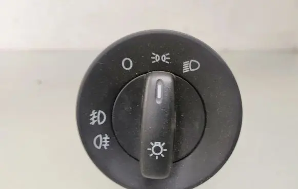 Skoda Octavia Mk2 (1Z) Light switch 1Z0941431C