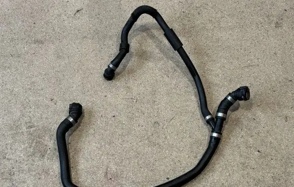 BMW M2 F87 Engine coolant pipe/hose 8071988