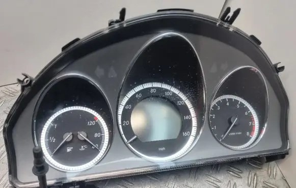 Mercedes-Benz C W204 Speedometer (instrument cluster) A2049005502 A2C53337568