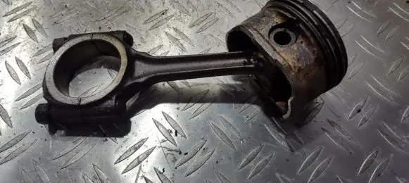 Citroen Berlingo Piston with connecting rod