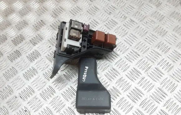 Toyota Corolla E120 E130 Fuse module