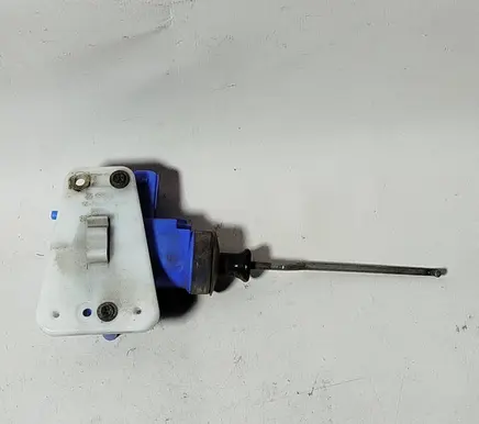 Audi 80 90 S2 B4 Central locking vacuum pump 893862153C