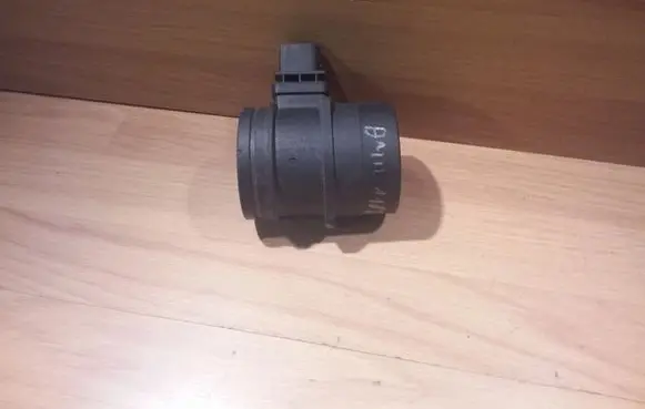 BMW 1 E82 E88 Mass air flow meter 0281002567