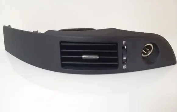 Toyota Corolla Verso E121 Dash center air vent grill 6556444010