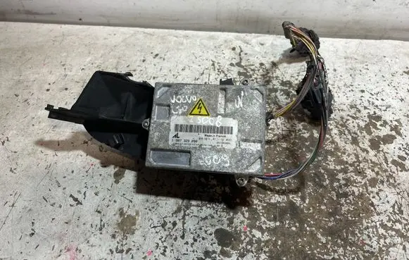 Volvo S40 Headlight ballast module Xenon 10EEG060084 1307329098