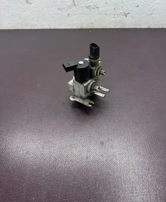 Skoda Octavia Mk3 (5E) LP gas reducer 5Q0906009J 5Q0906011B