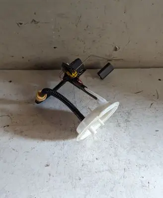 BMW 5 E60 E61 Fuel level sensor 7184479