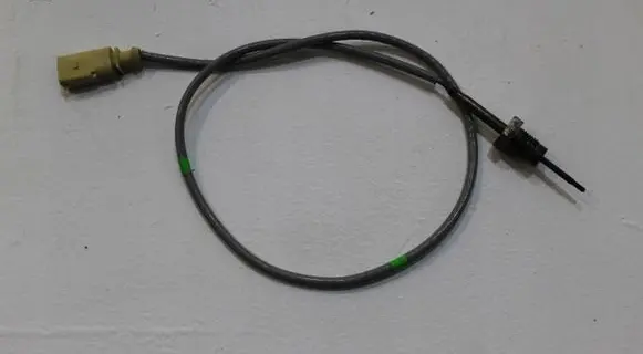 Volkswagen PASSAT B8 Exhaust gas temperature sensor 04L906088EC
