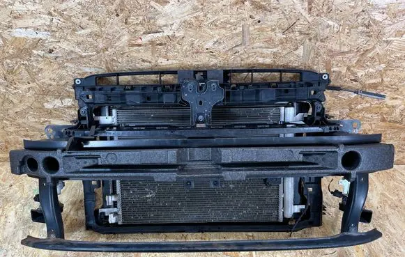 Volkswagen Golf VII Radiator support slam panel