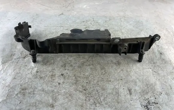 Audi A8 S8 D3 4E Timing belt guard (cover) 057109093H 057109133T