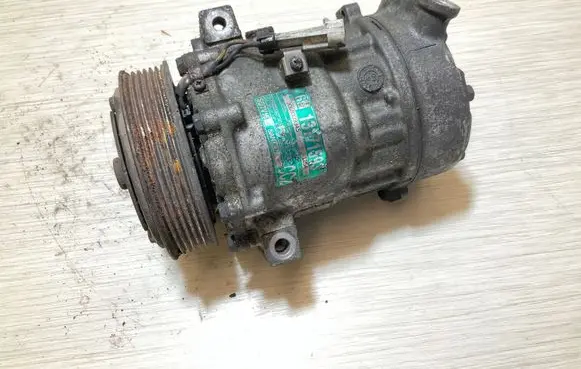 Opel Zafira A Air conditioning (A/C) compressor (pump) 13171593