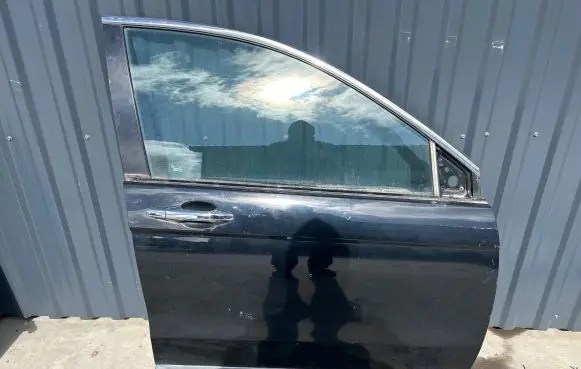 Honda CR-V Front door