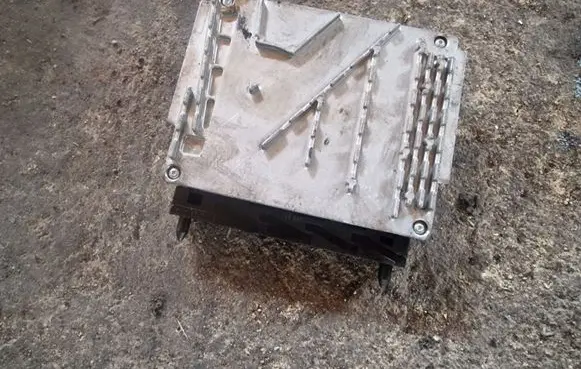 Volvo XC90 Engine control unit/module 0281011441