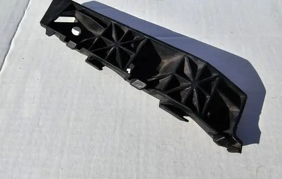 KIA Sportage Fender mounting bracket 86514F1000