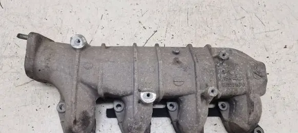 Citroen Xsara Picasso Intake manifold 9635618310