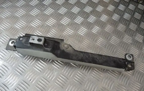 Volvo XC60 Fender mounting bracket 31424581