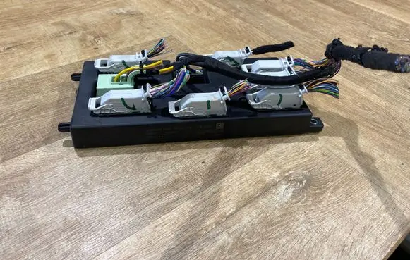 Jaguar I-Pace Central body control module L8B214F041AG 9709042819 5D5H13F01