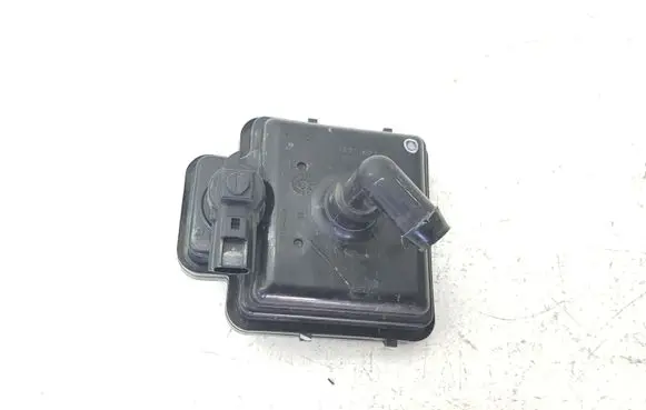 Ford F150 Active carbon filter fuel vapour canister BU5A9B328 BU5A9B328BA 215233