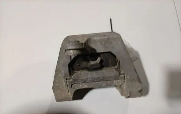 Saab 9-3 Ver2 Engine mount bracket 