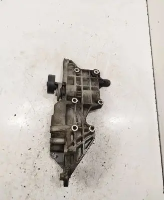 Volkswagen Tiguan Engine mounting bracket 03l903143