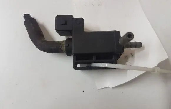 Jaguar XF X250 Turbo solenoid valve 70243600