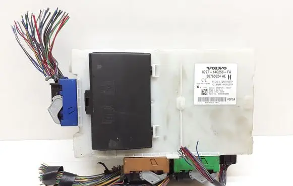 Volvo V70 Fuse module 7G9T14C256FA 30765624AE