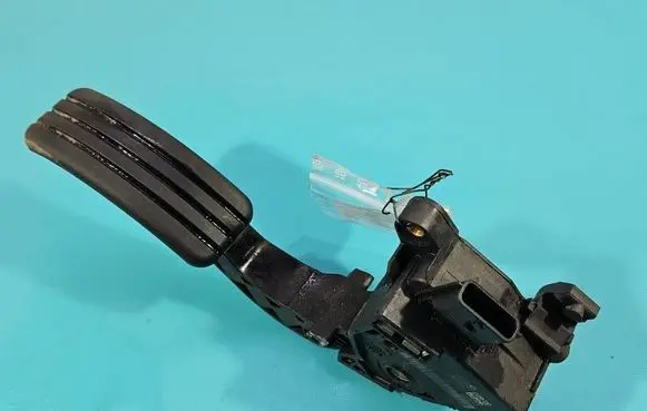 Renault Megane III Accelerator throttle pedal 180023599R IMPRK1564849