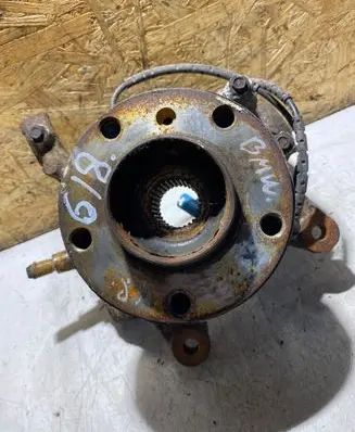 BMW X3 E83 Front wheel hub
