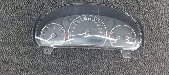 Saab 9-5 Speedometer (instrument cluster) 12767386 12767384