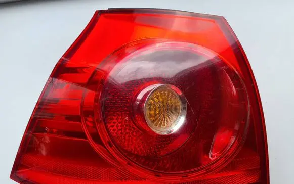 Volkswagen Golf V Rear/tail lights 4VFX13405AA