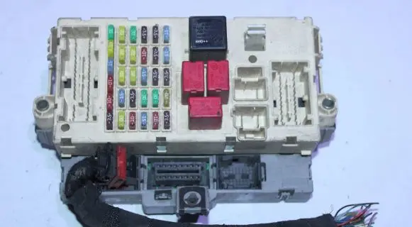 Alfa Romeo 159 Fuse module 50507093
